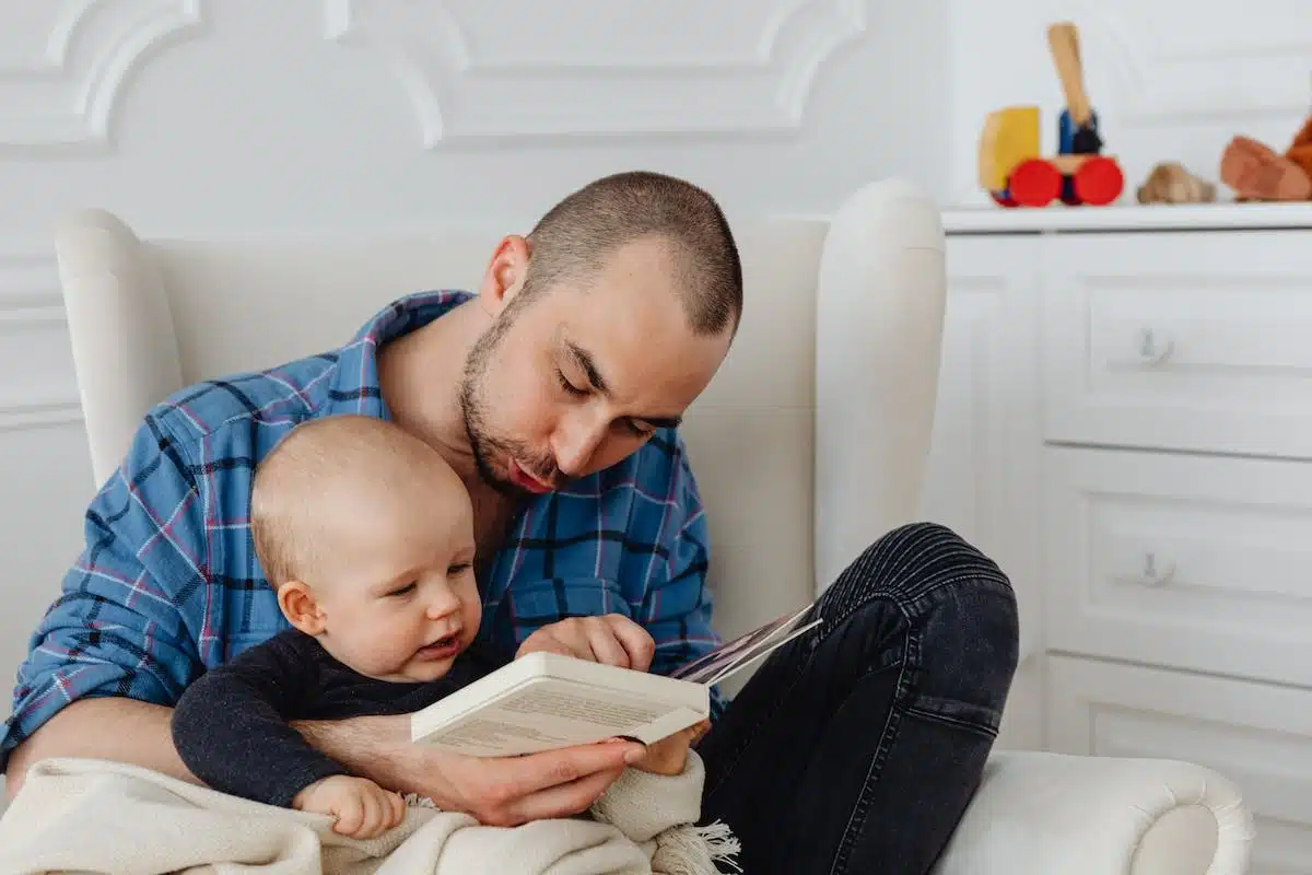bébé  lecture